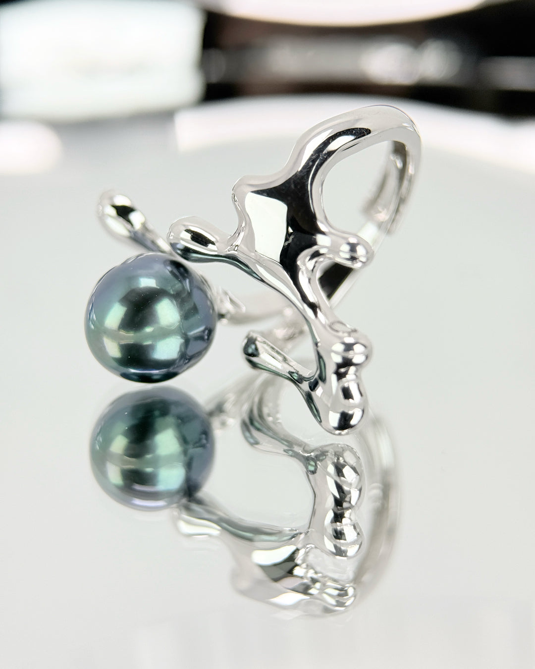 Thalassa | Natural baroque Tahitian pearl Ring