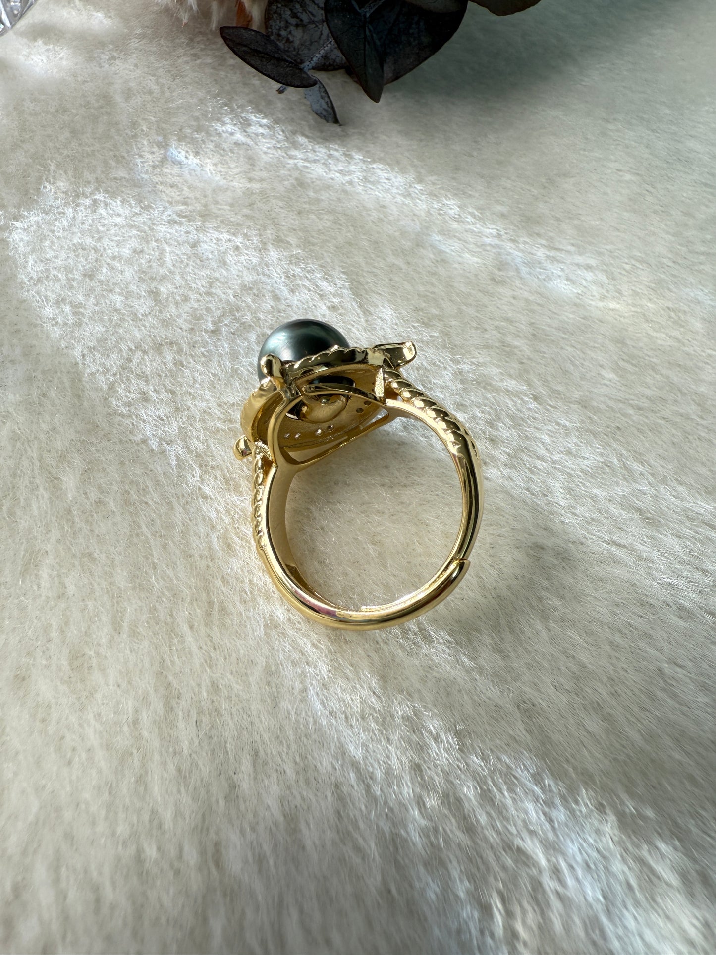 Solara | Adjustable Sun Ring with Green Tahitian Pearl