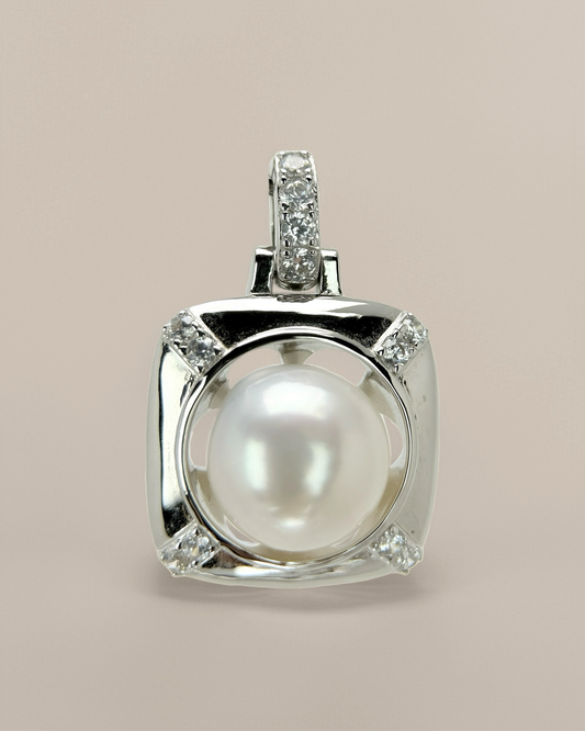 LYSSA | Lumen Shield Pendant