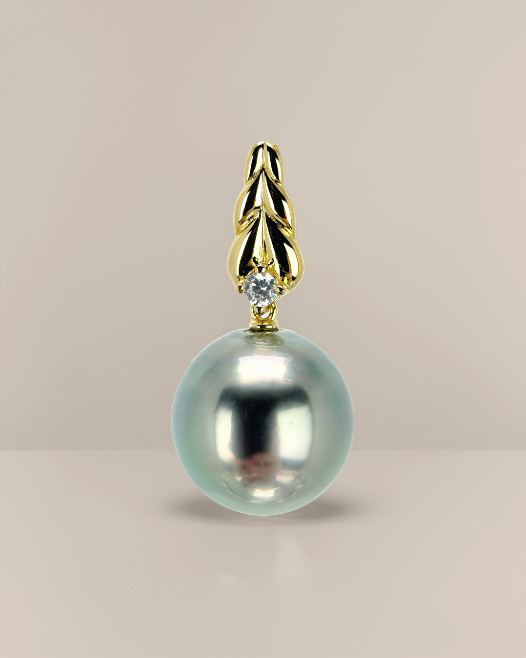 LUMINA | The Flame of the sea Pendant