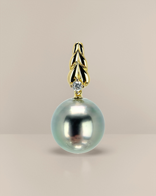 LUMINA | The Flame of the sea Pendant