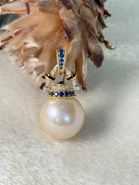 Elara | Teapot Pendant with Rare Cream-Gold Pearl
