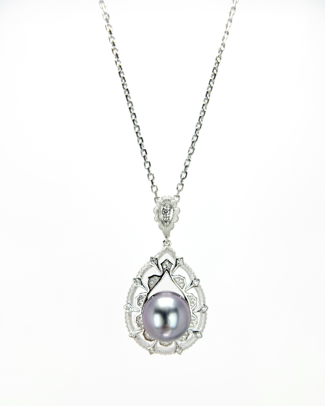 DAPHIRA | Twilight Grace Pendant