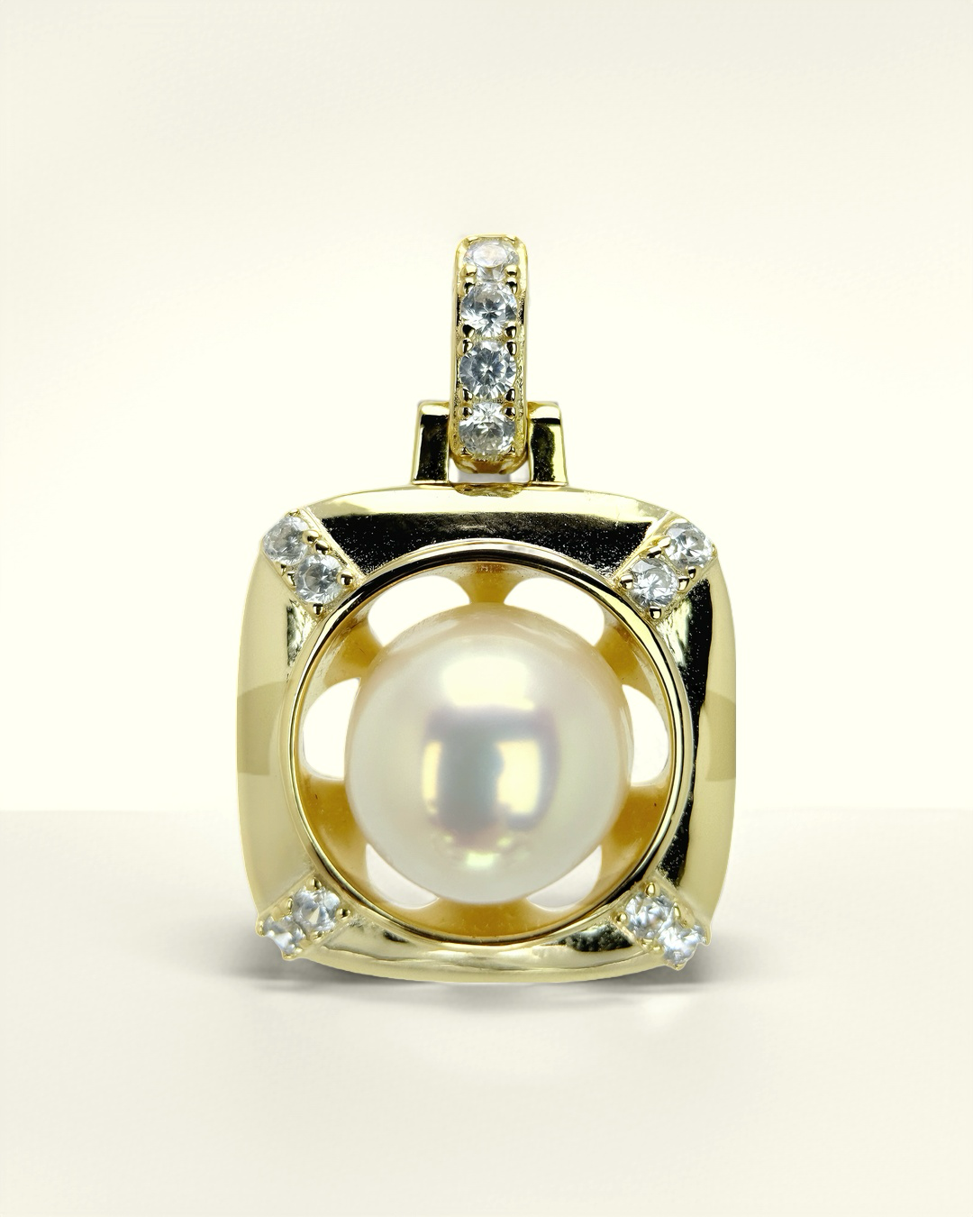 LIRA | Lumen Shield Pendant