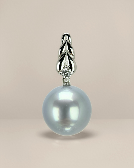 LUMIRA | The Flame of the sea Pendant