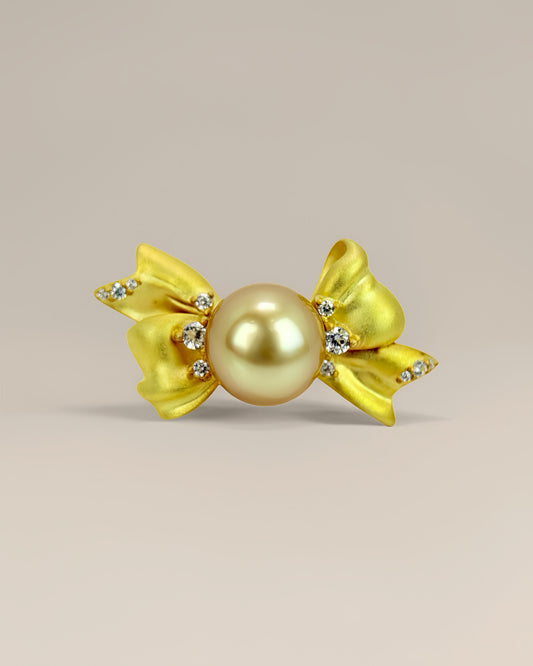 Aurevra | Golden Bow Ring