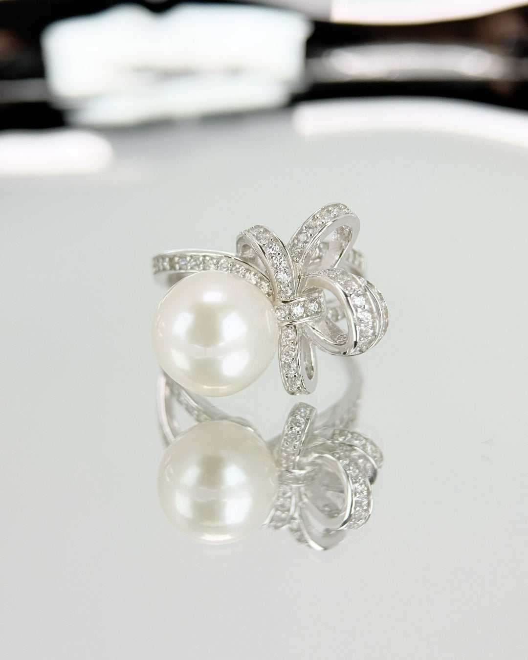 Odette | Adjustable Ring with White Freshwater Pearl