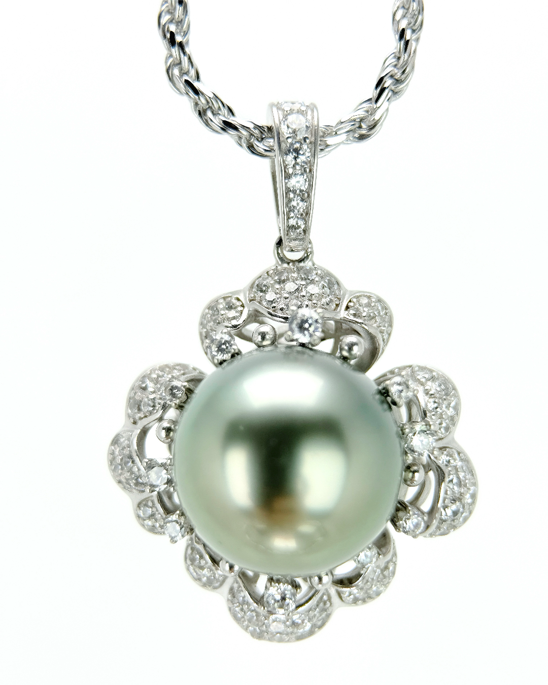 DARIELLE | Bloom of Serenity Pendant