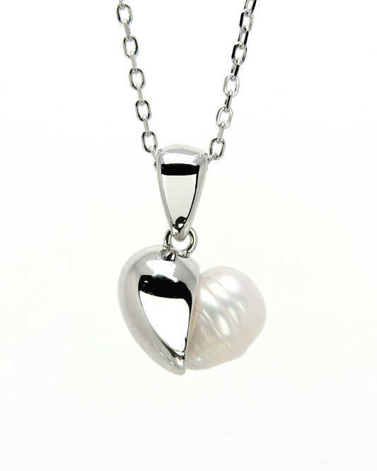 LUMÉA | Heart Necklace