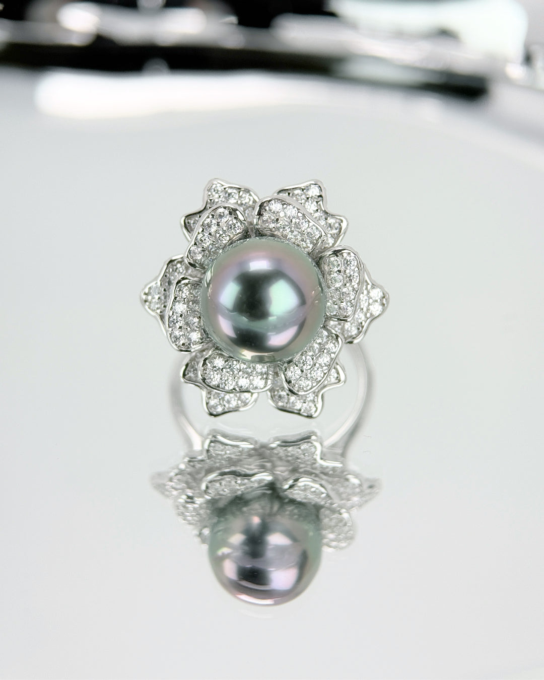 NOIRLOTUS | The Lotus Ring