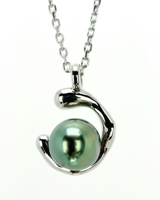 MIRIEL | The Moon Pendant