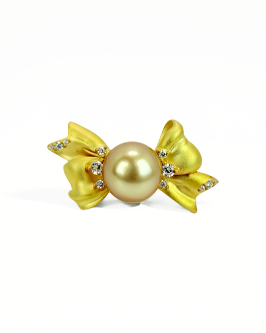 Aurevra | Golden Bow Ring