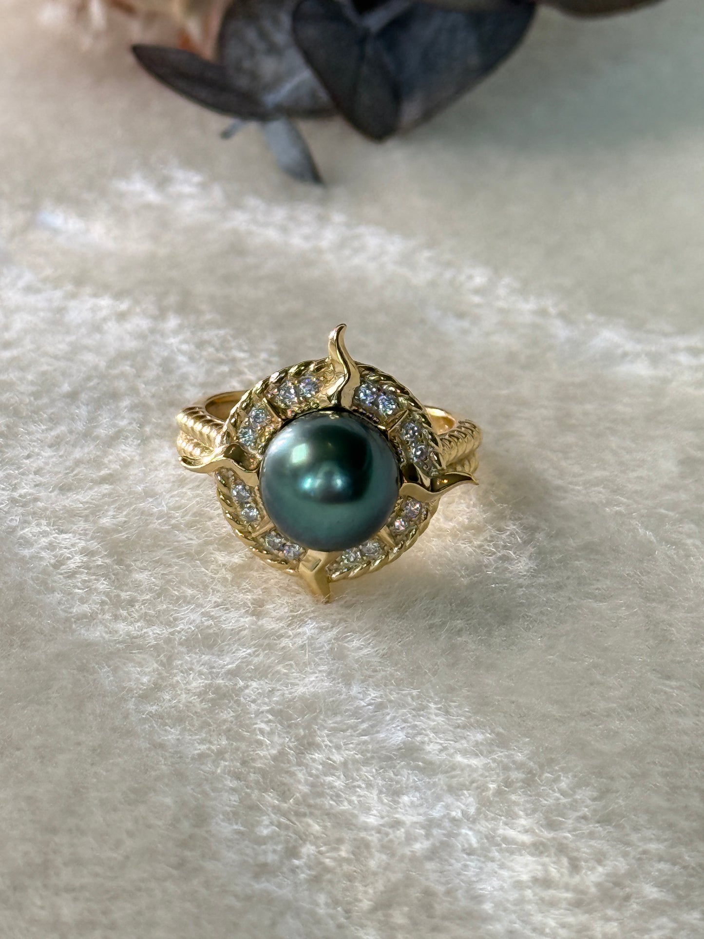 Solara | Adjustable Sun Ring with Green Tahitian Pearl