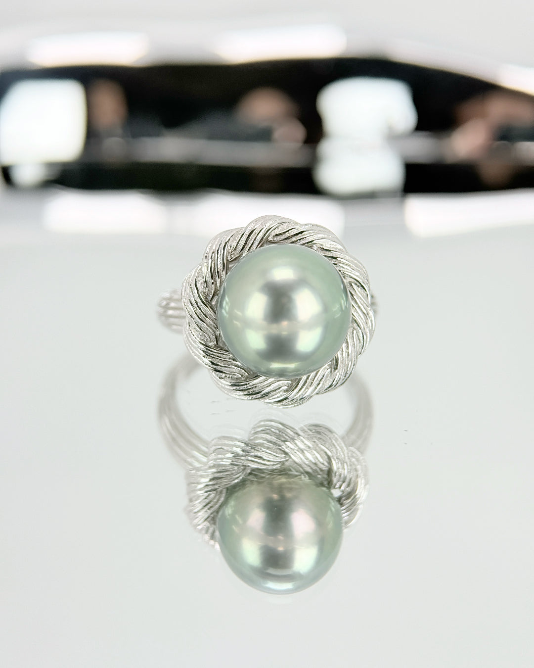 Sylvaine | Floral Ring with Green Tahitian Pearl