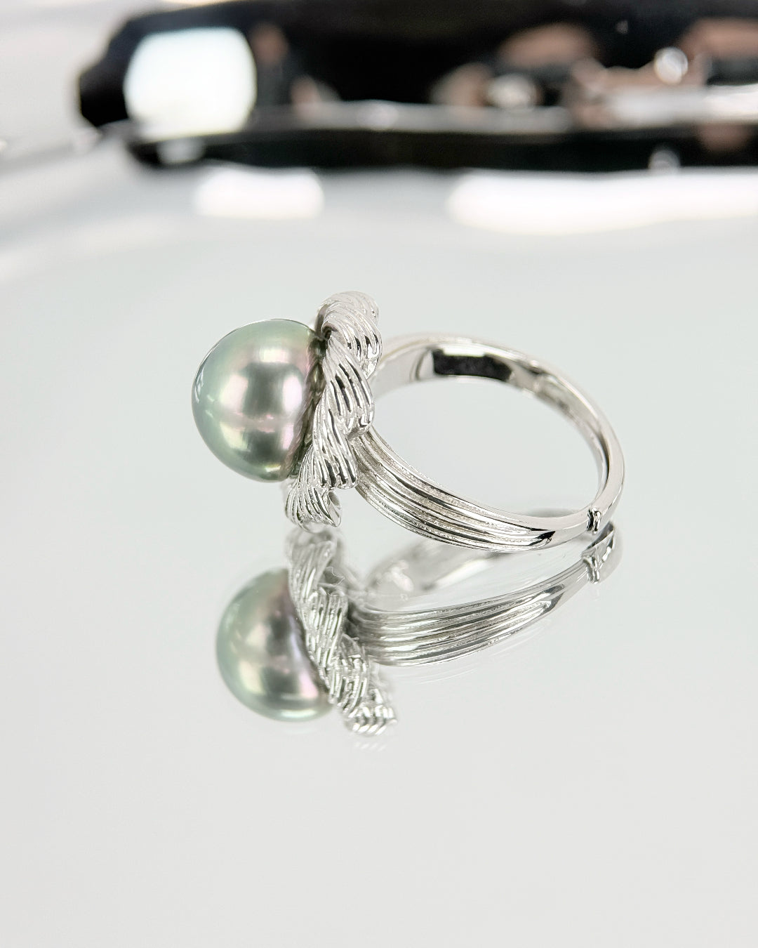 Sylvaine | Floral Ring with Green Tahitian Pearl