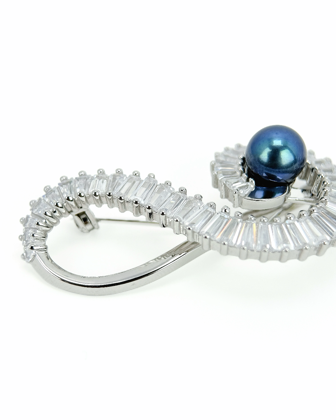 Treble Clef | Freshwater pearl Brooch