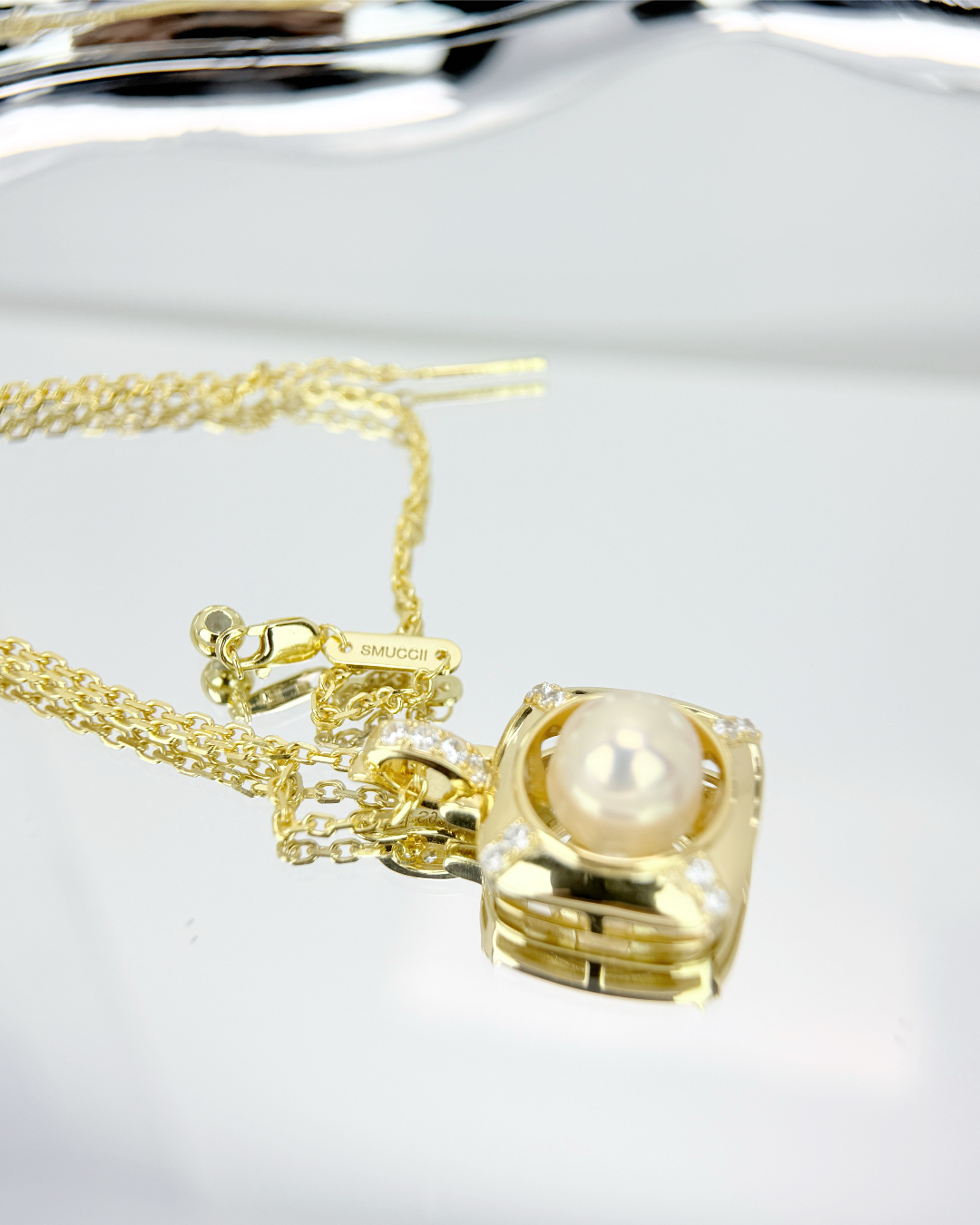 LIRA | Lumen Shield Pendant