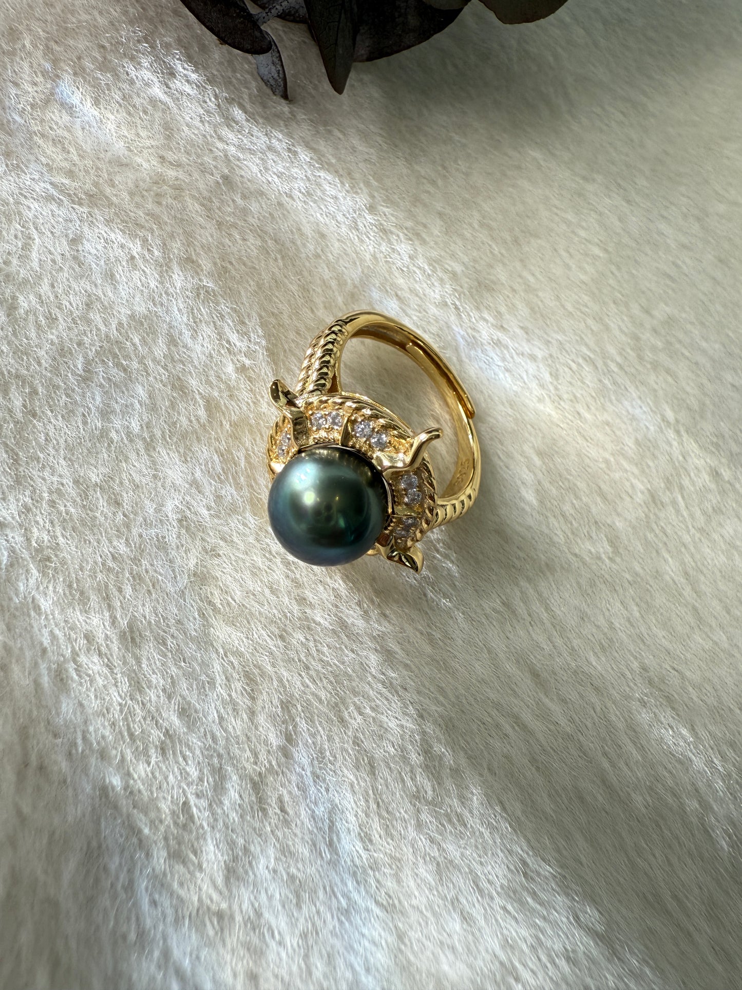 Solara | Adjustable Sun Ring with Green Tahitian Pearl