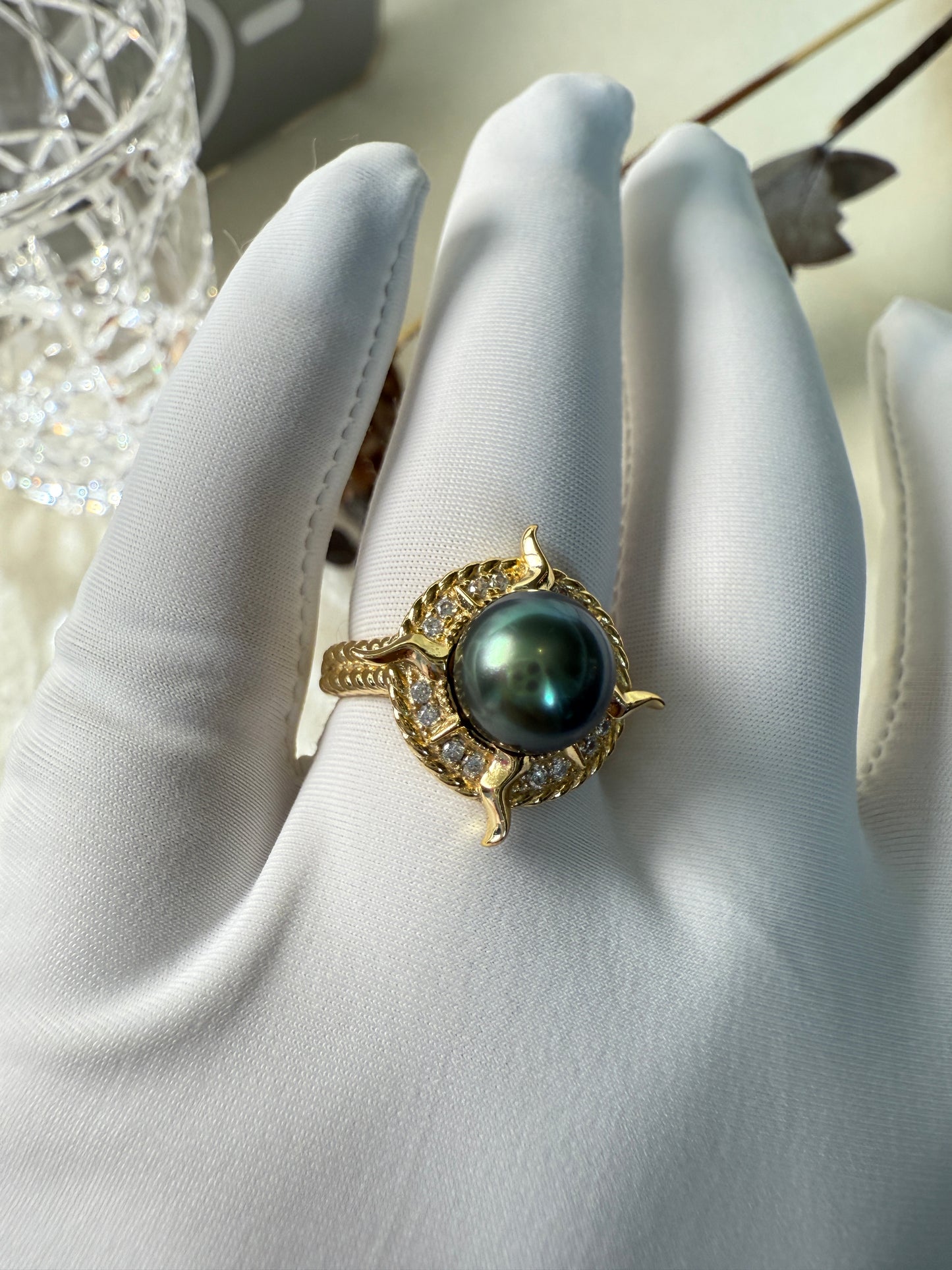 Solara | Adjustable Sun Ring with Green Tahitian Pearl