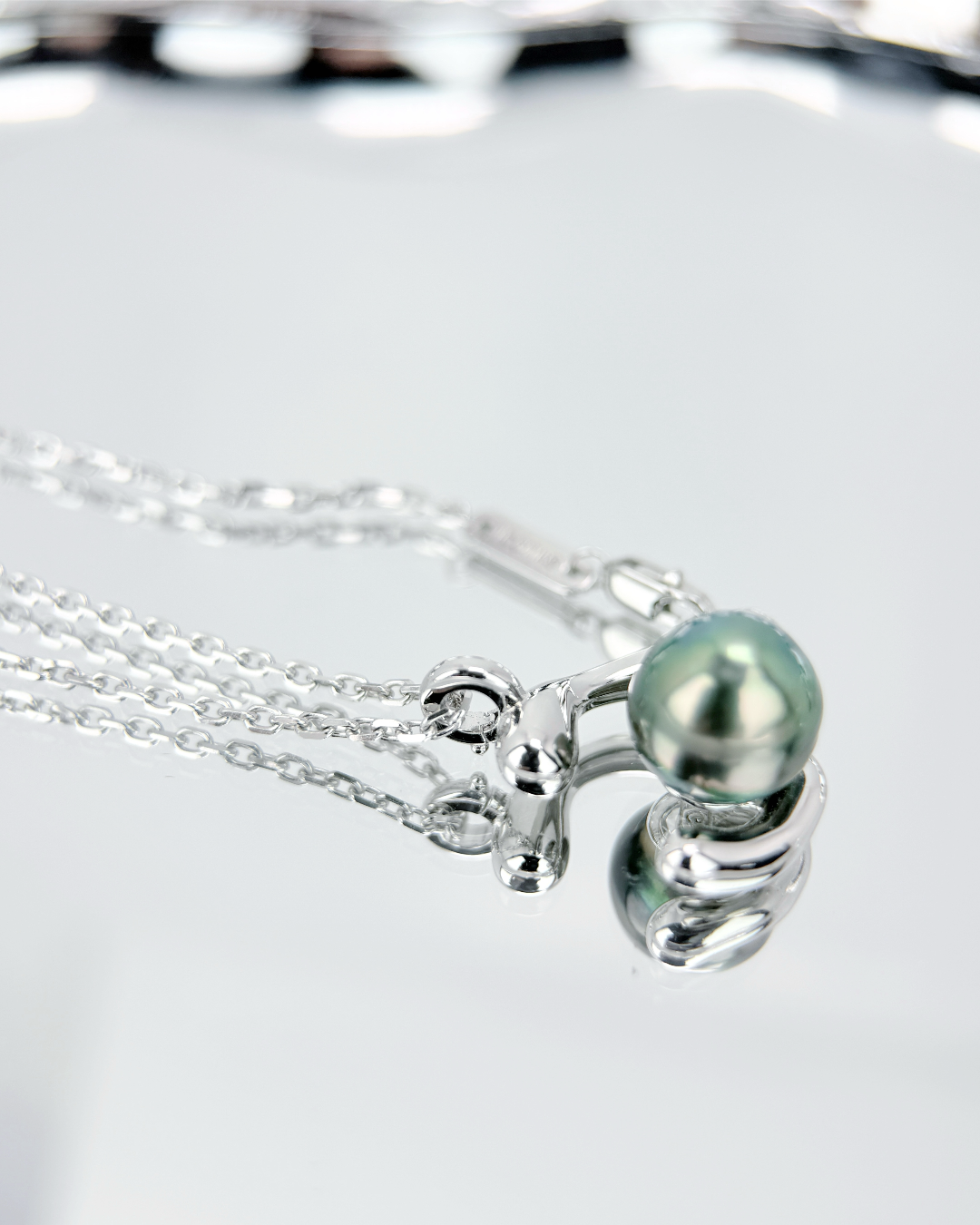 MIRIEL | The Moon Pendant