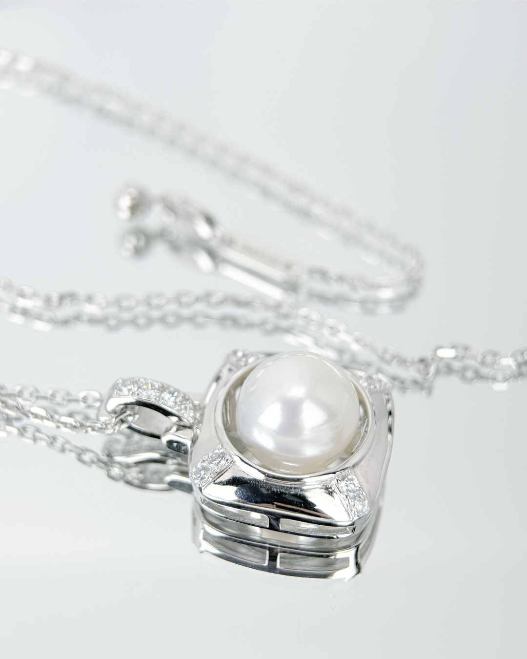 LYSSA | Lumen Shield Pendant