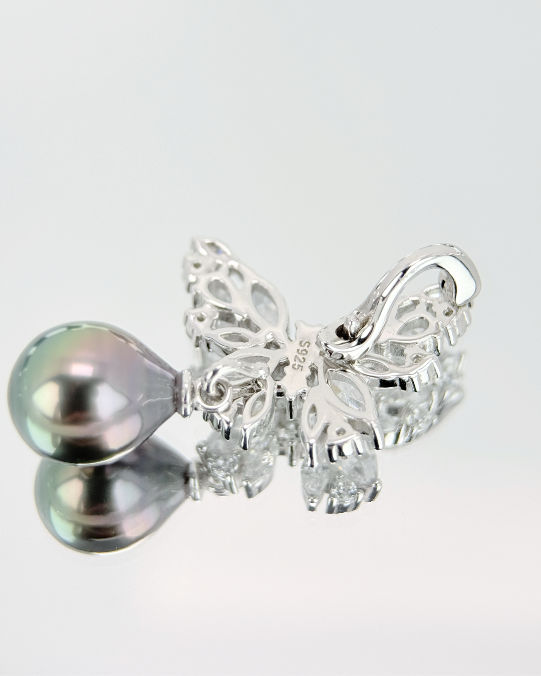 BELVIA | The Butterfly Pendant