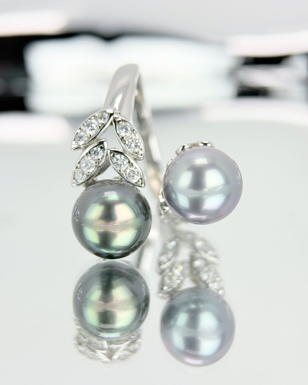 Eirleaf | Adjustable Ring with twin Tahitian Pearl