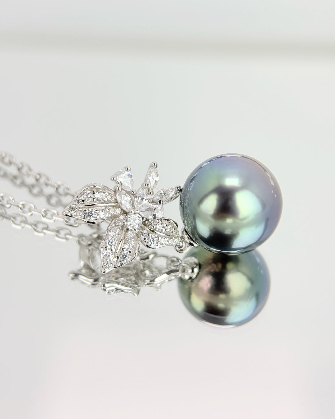 BLUMA | Blooming Pendant
