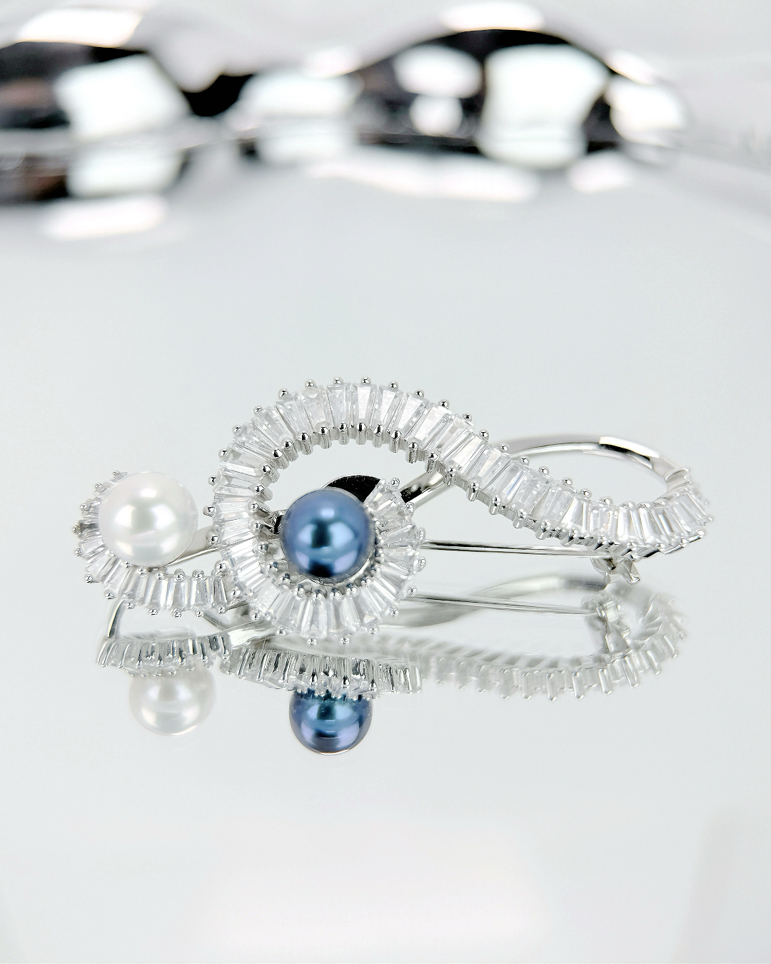 Treble Clef | Freshwater pearl Brooch