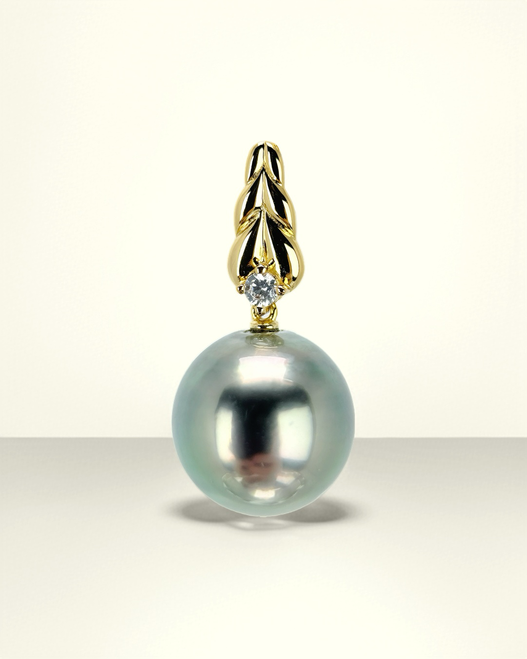 LUMINA | The Flame of the sea Pendant