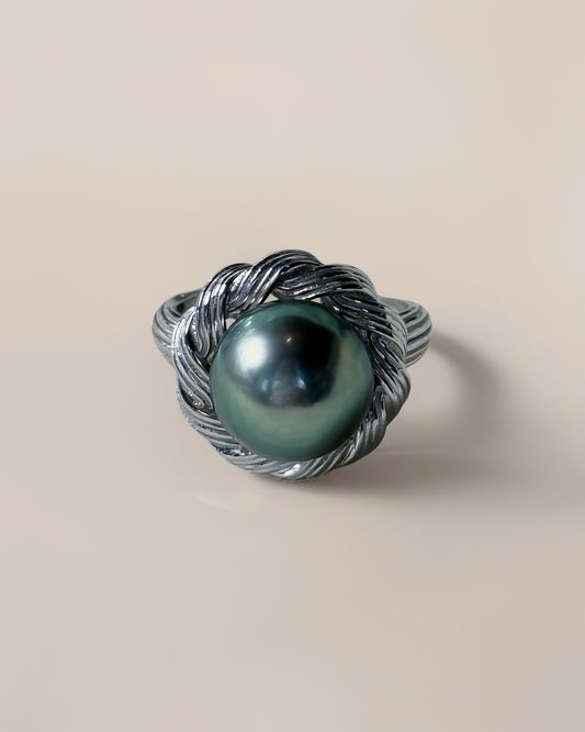 Sylvaine | Floral Ring with Green Tahitian Pearl