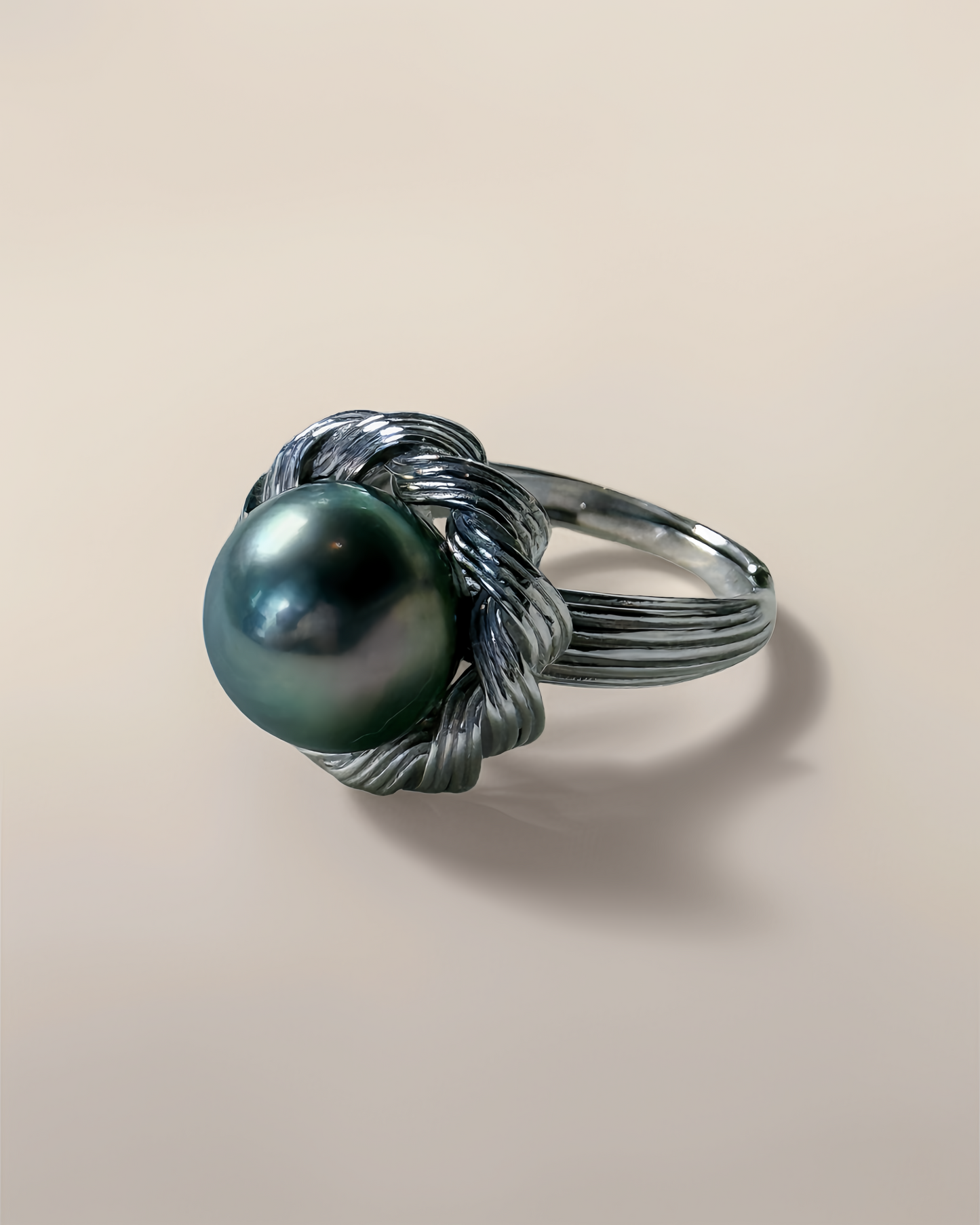 Sylvaine | Floral Ring with Green Tahitian Pearl