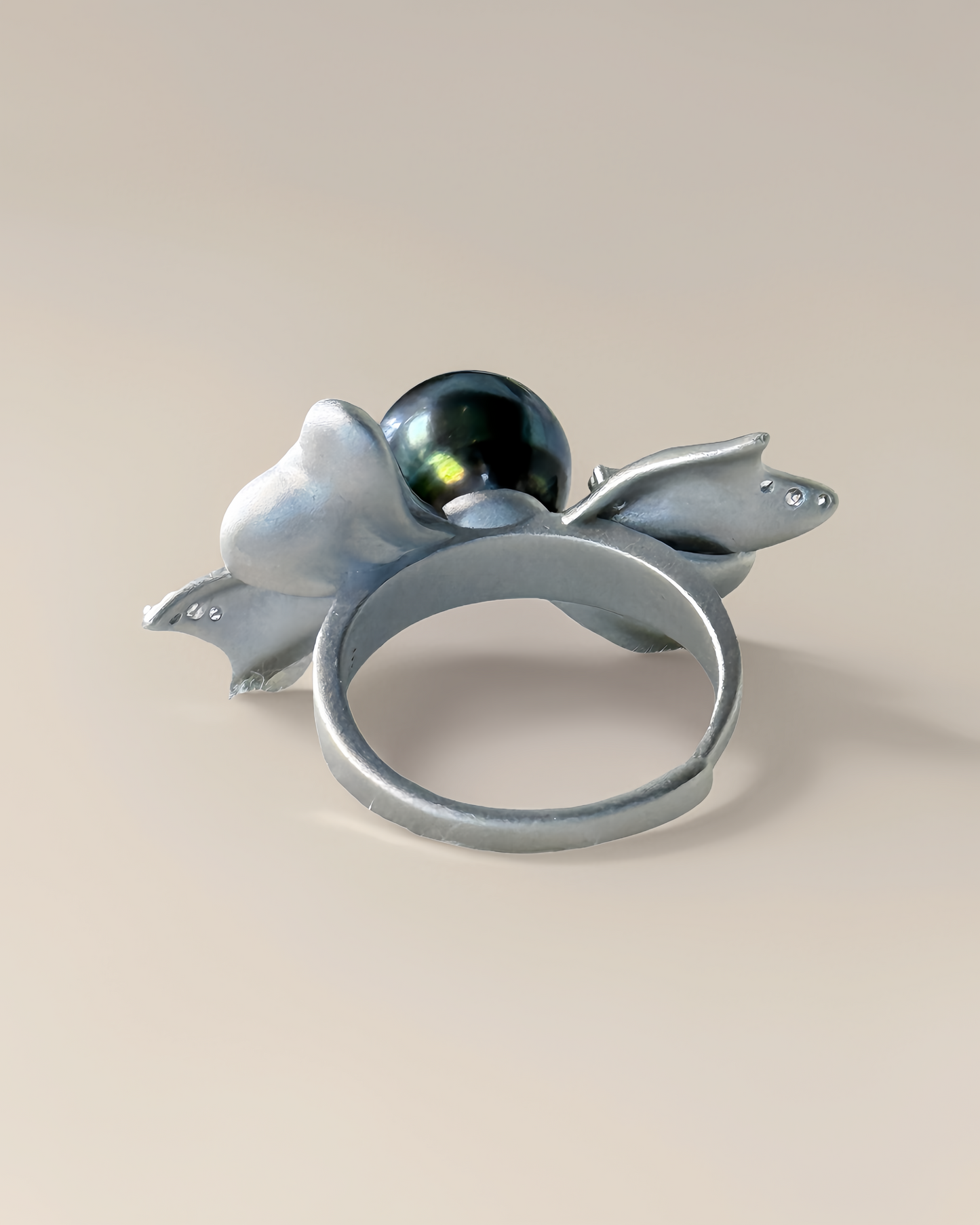 Léonie | Bow Ring with Tahitian Pearl