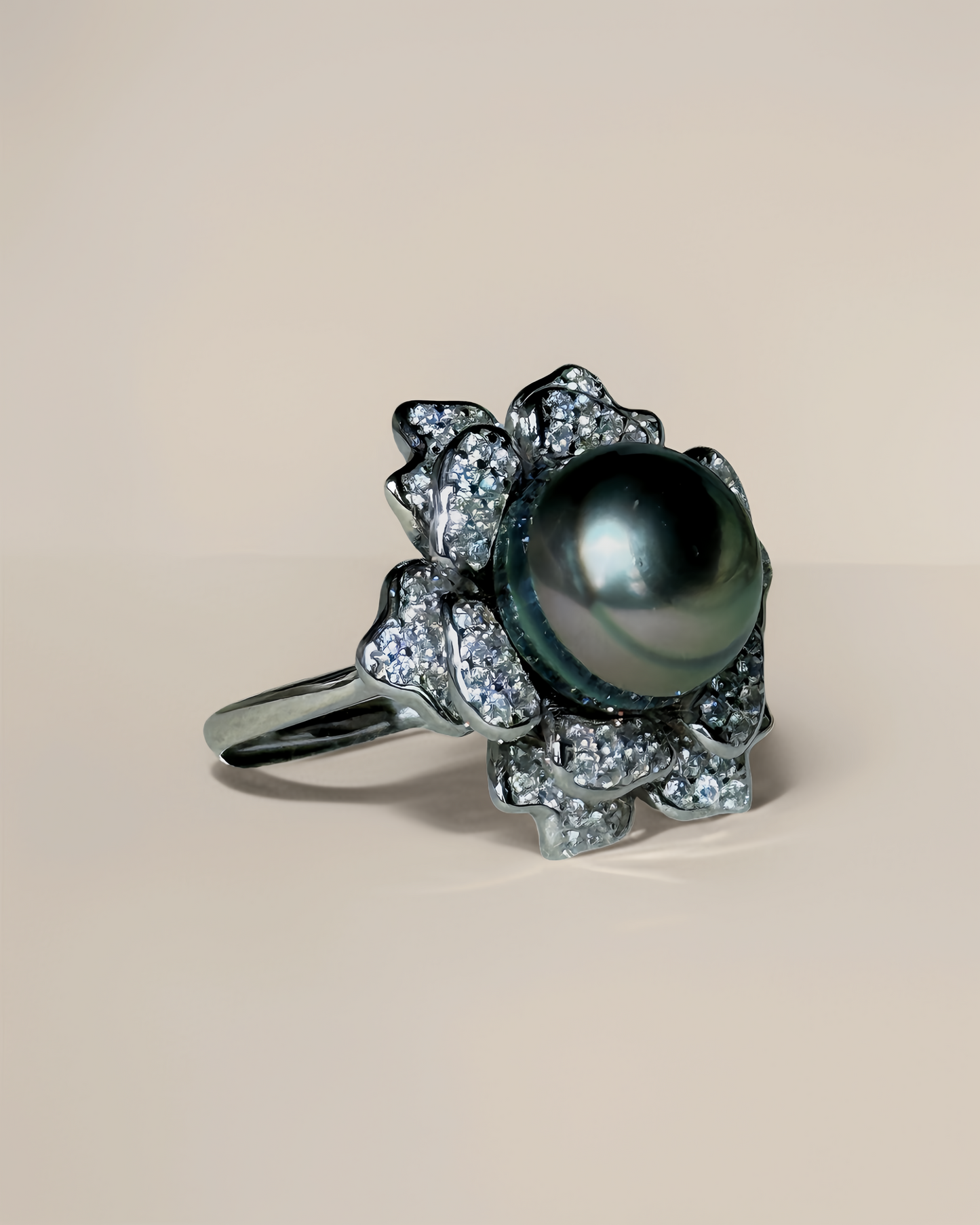 Flora | Adjustable Ring with Blooming Tahitian Pearl