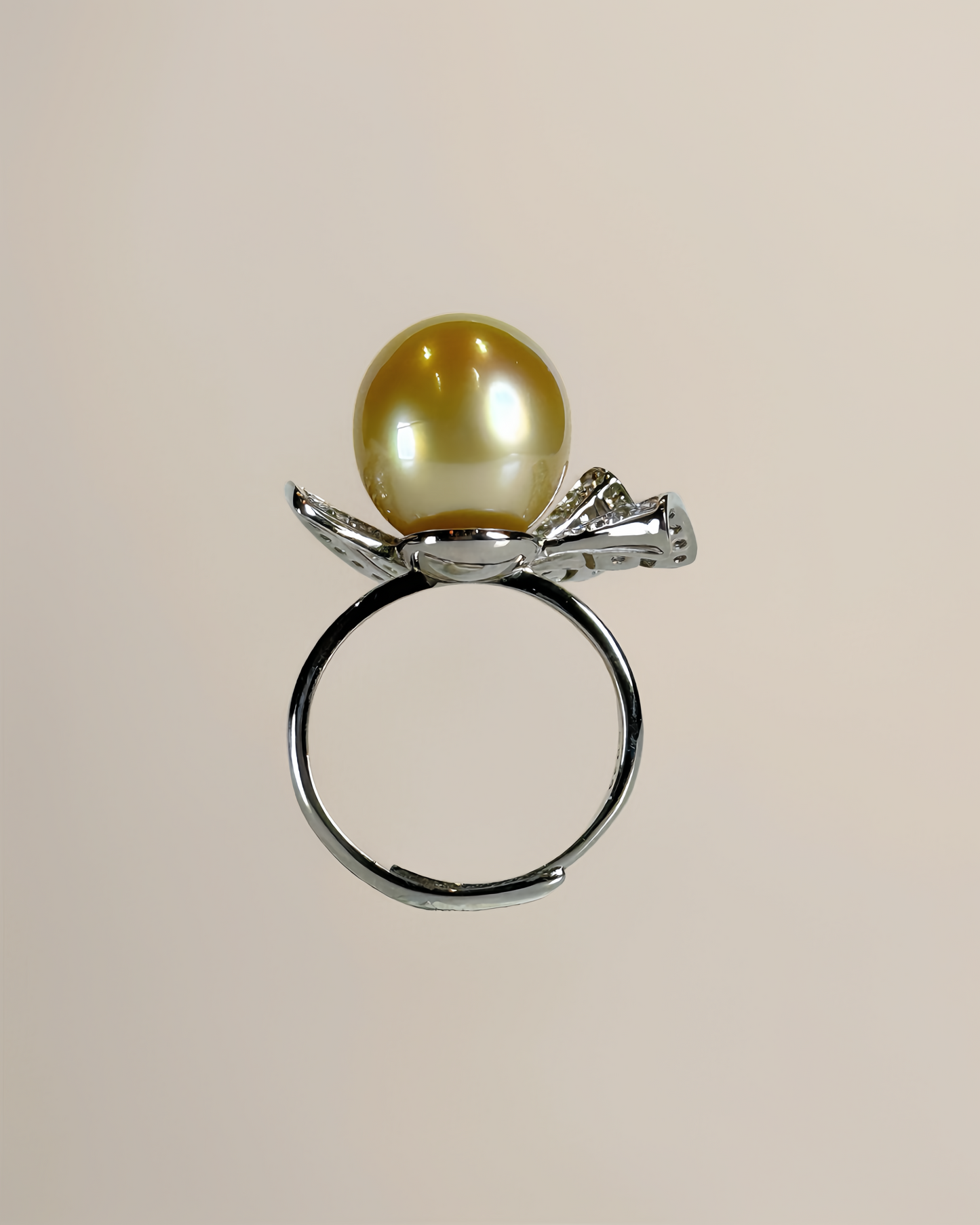 Chifflair | Sculptural Ring with South Sea Golden Pearl