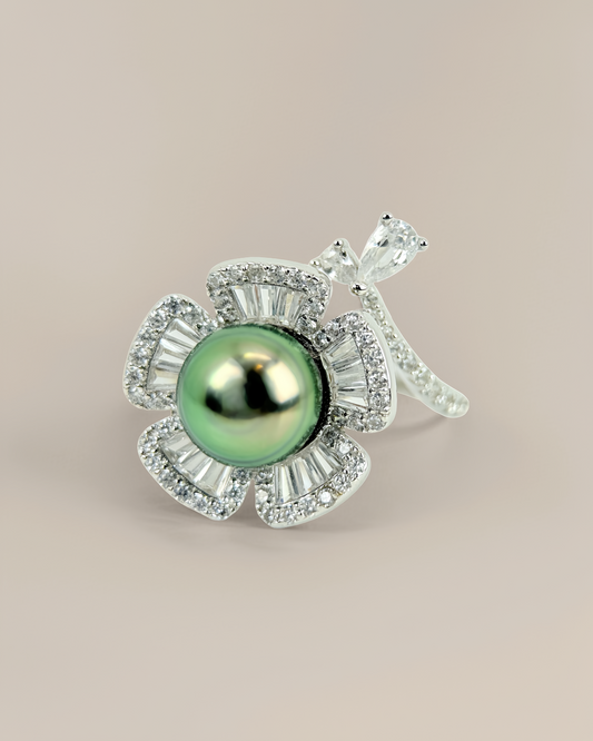 Pentas  | Natural Green Tahitian Pearl Ring