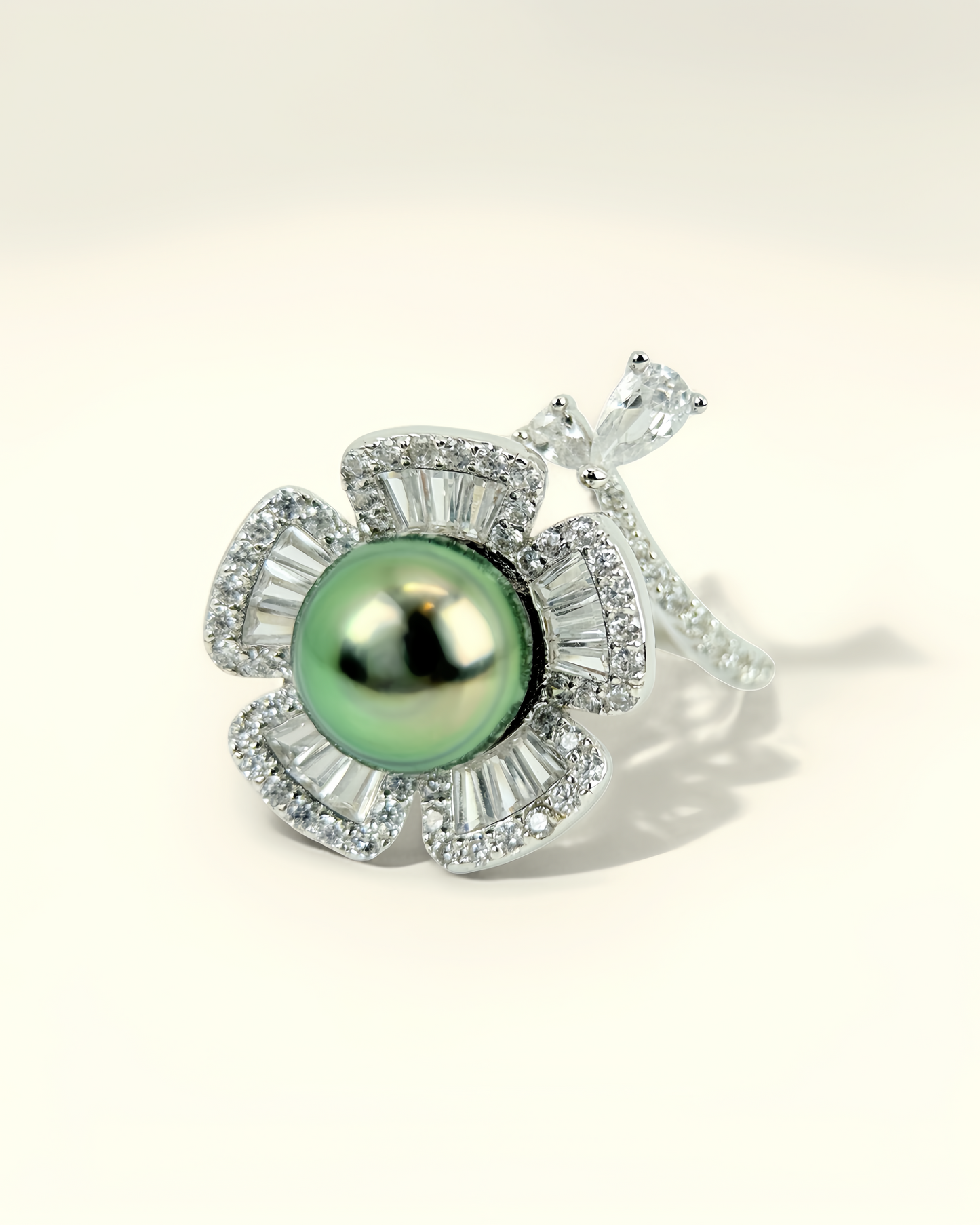 Pentas  | Natural Green Tahitian Pearl Ring