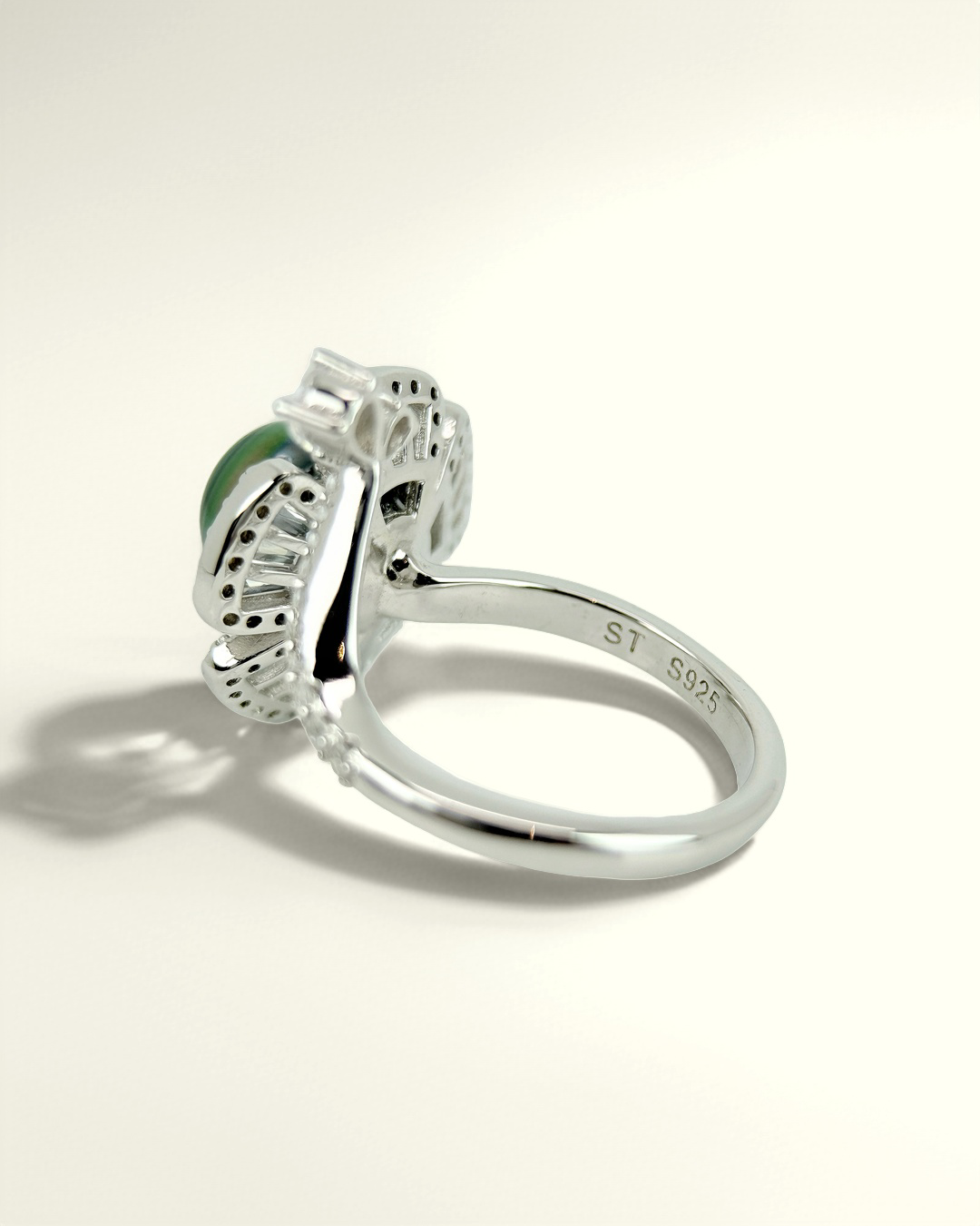 Pentas  | Natural Green Tahitian Pearl Ring
